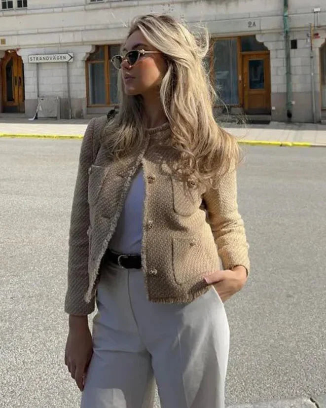 Freja Andersen | beige Frakke