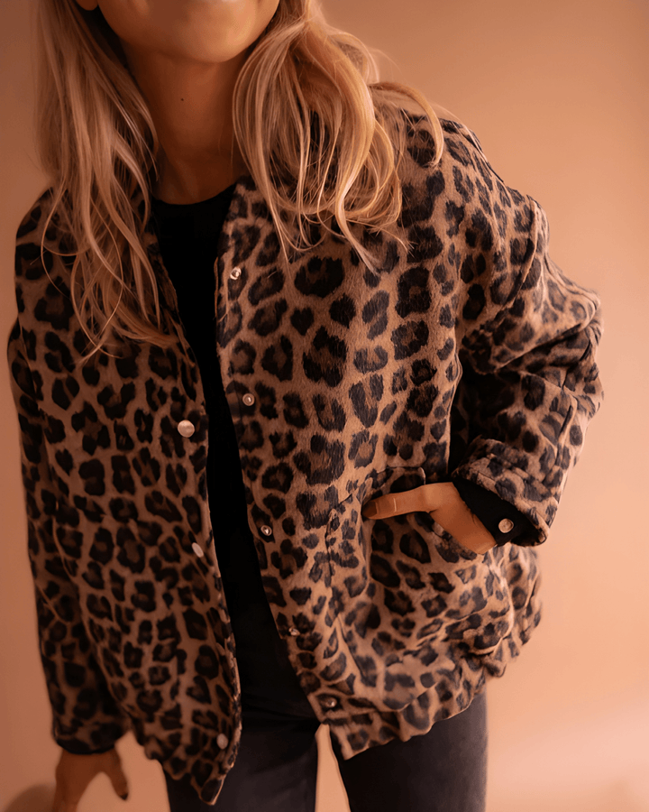 Freja Andersen | Leopard Bomberjakke