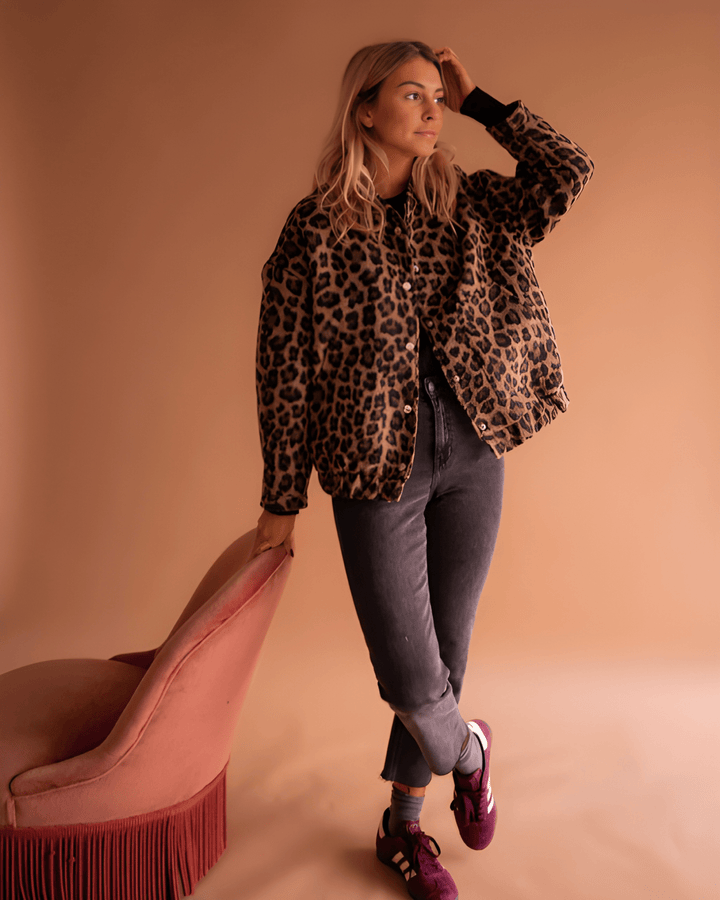 Freja Andersen | Leopard Bomberjakke