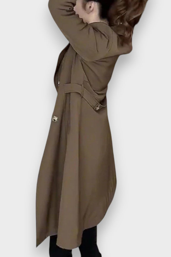 Freja Andersen | Elegant trenchcoat i klassisk design