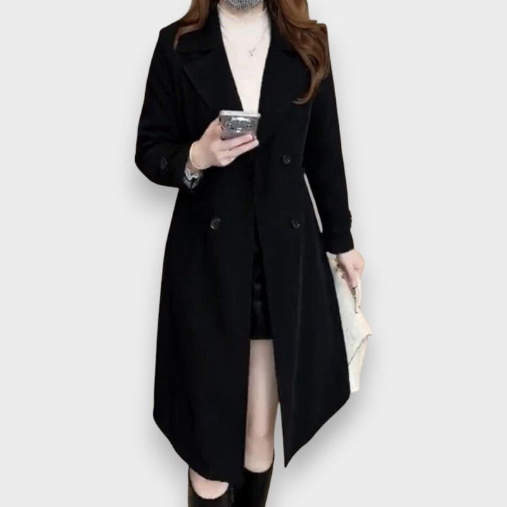 Freja Andersen | Elegant trenchcoat i klassisk design