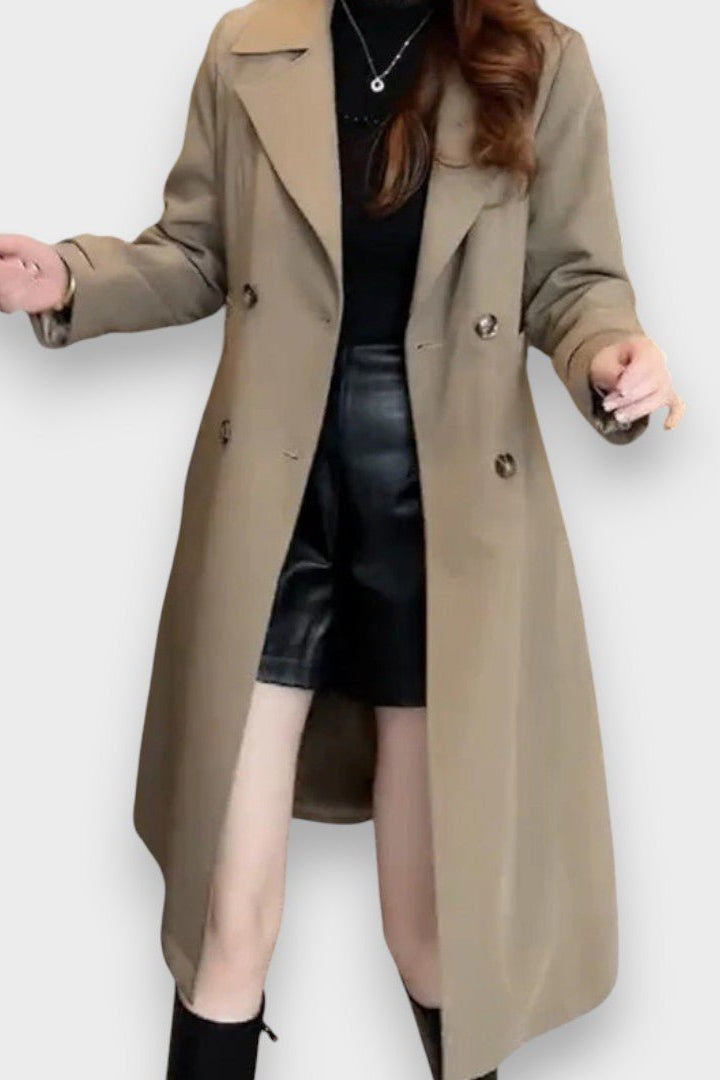 Freja Andersen | Elegant trenchcoat i klassisk design