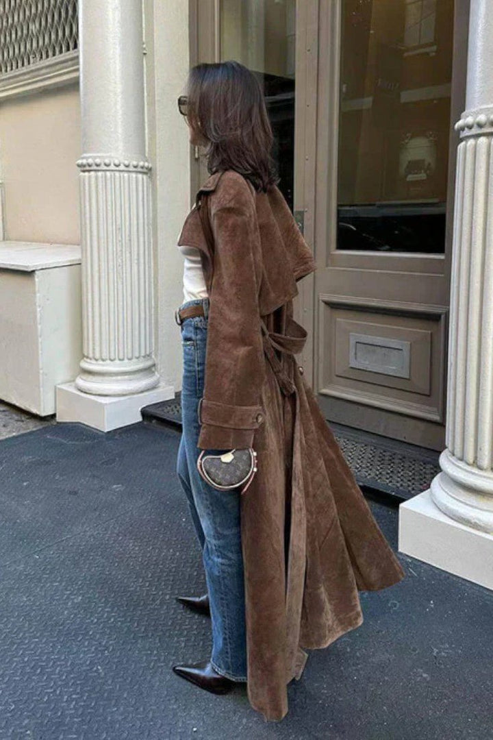 Freja Andersen | Elegant ruskindstrenchcoat
