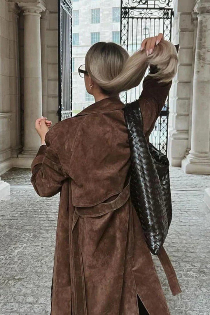 Freja Andersen | Elegant ruskindstrenchcoat