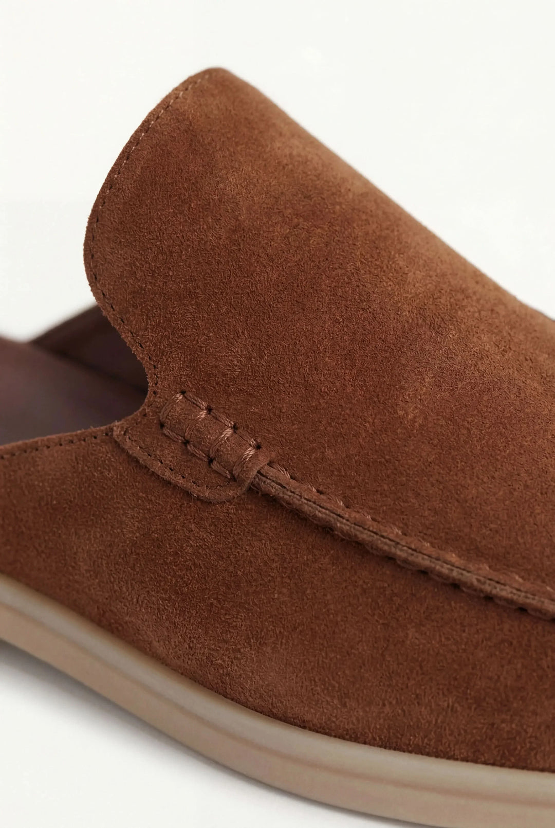 Maroon ruskinds-mule